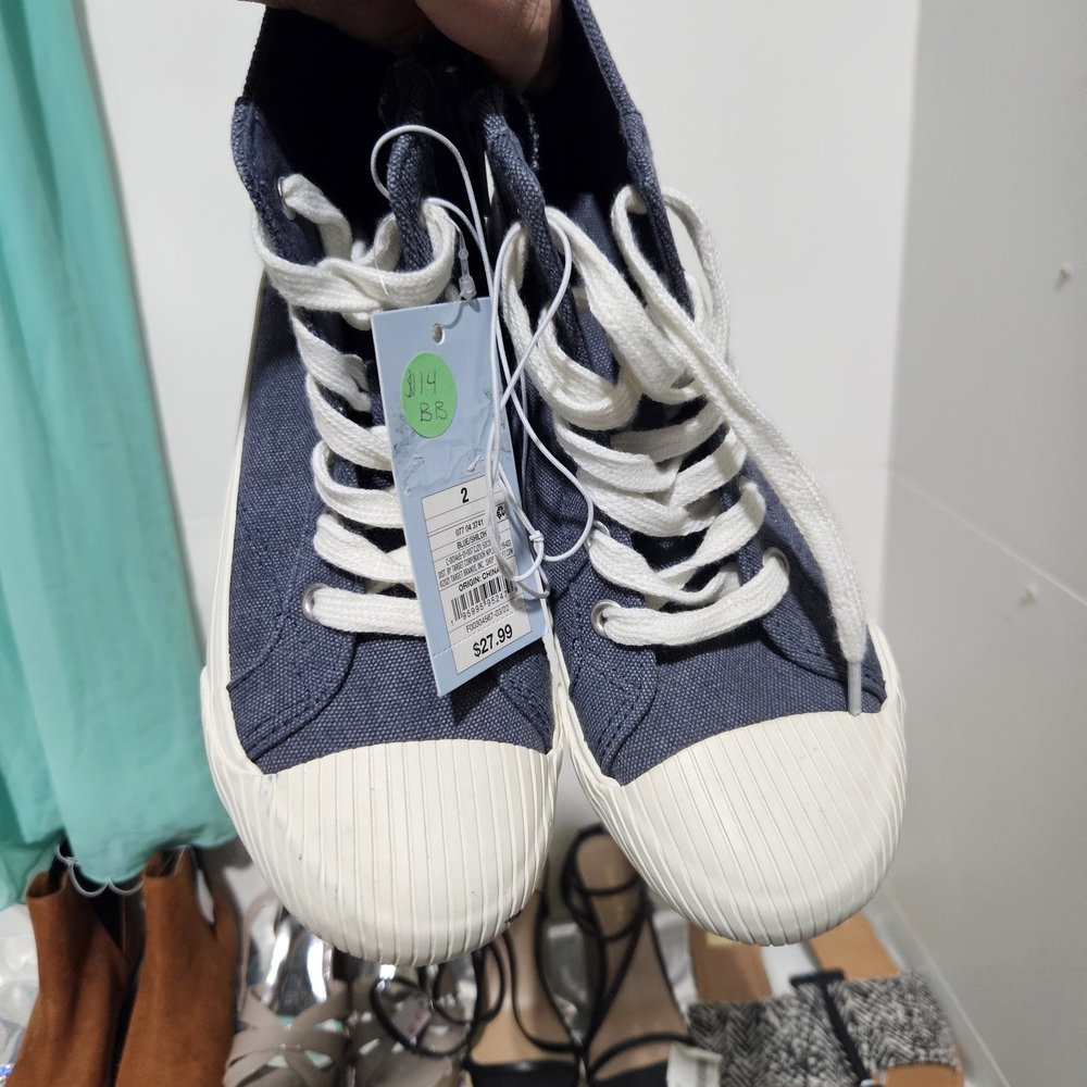 Kids Cat & Jack Navy Blue High-Top Sneakers with White Accents Size 2
